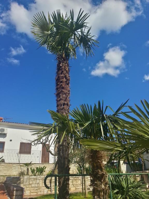 Villa Lara Karojba Habitación foto
