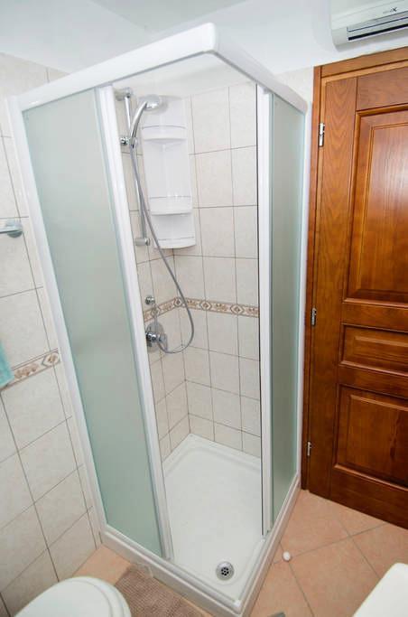 Villa Lara Karojba Habitación foto